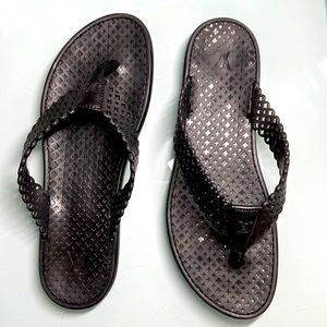 Louis Vuitton rubber logo flip flops - size 9